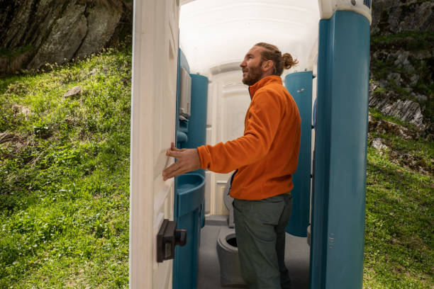 Portable bathroom rental in Valle Vista, CA